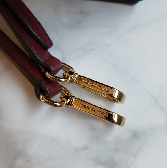 Michael Kors Mini Selma Crossbody - Picture 6 of 17